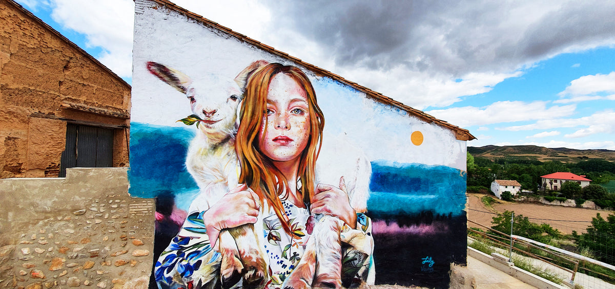 La Pastora (2020)&nbsp;GUAU! Festival Torrellas, Zaragoza ·&nbsp;Pintura mural urbana en técnica mixta.&nbsp;